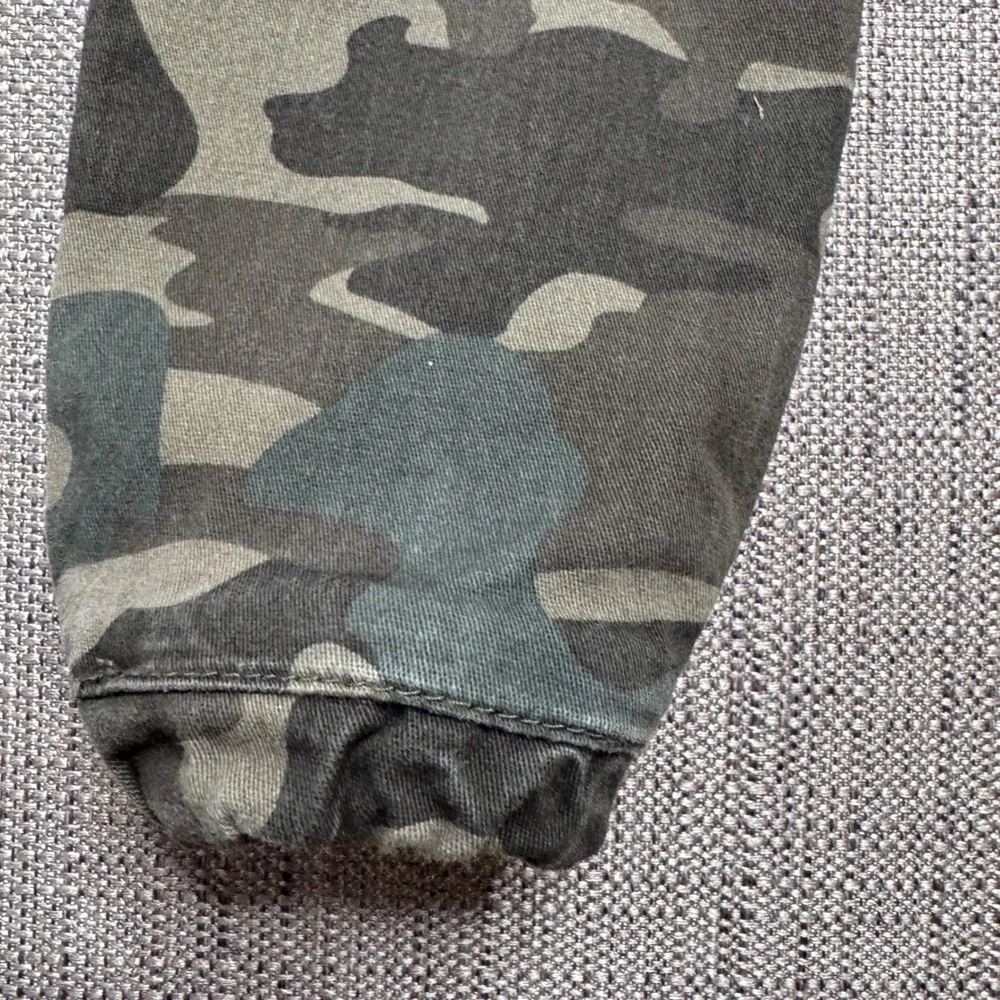 Levis Kids Camo Jogger Pants Green Camouflage Drawstring Size 5 G818-E4D